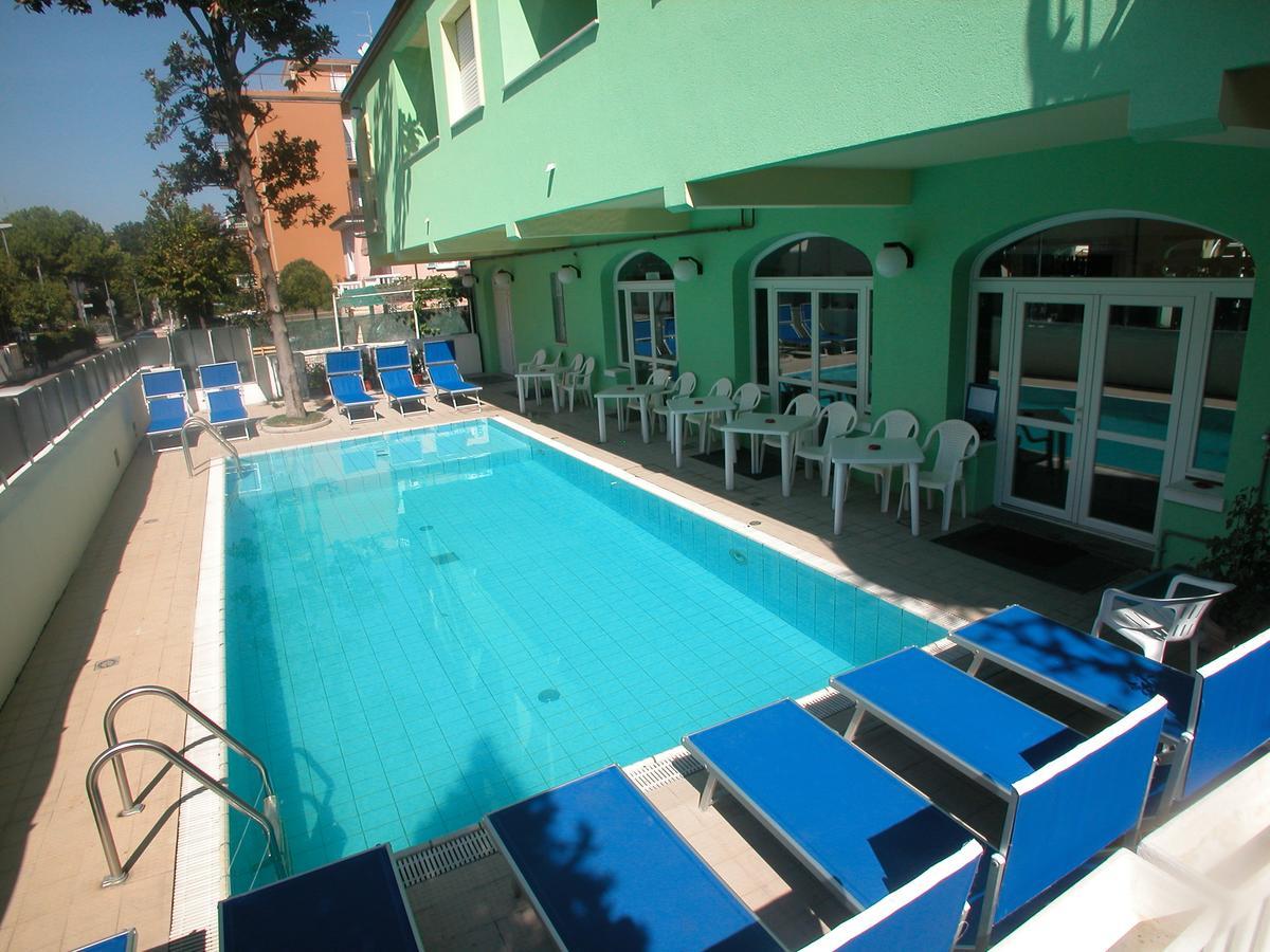 Residence Eurogarden ริมินี ภายนอก รูปภาพ